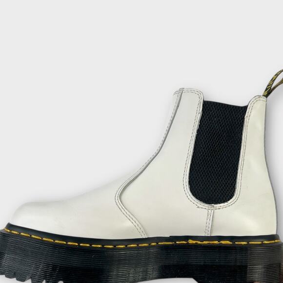 Dr. Martens Women's 2976 Quad Smooth Leather Platform Chelsea Boots White Size 7 - Picture 9 of 16